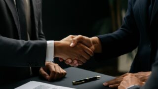 金融機関との経営者保証解除交渉を成功に導く4つのコツ